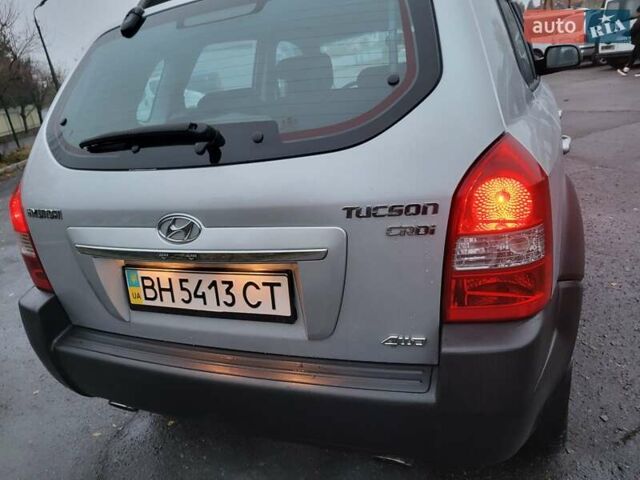 Серый Хендай Туксон, объемом двигателя 2 л и пробегом 100 тыс. км за 10400 $, фото 24 на Automoto.ua