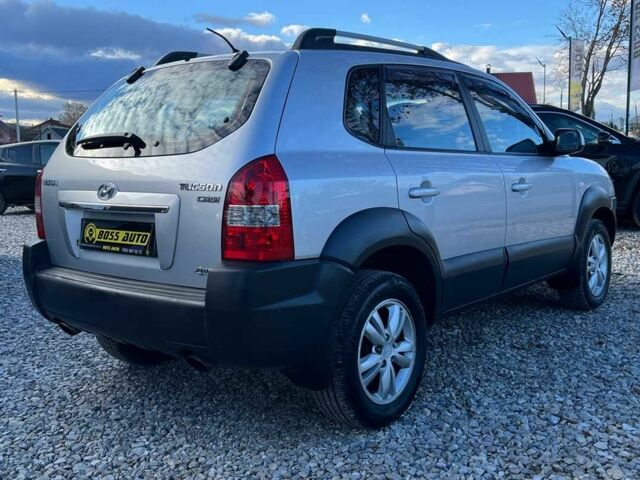 Хендай Туксон 2010 в Коломые на Automoto.ua Серый Хендай Туксон, объемом двигателя 2 л и пробегом 99 тыс. км за 9200 $, фото 3 на Automoto.ua