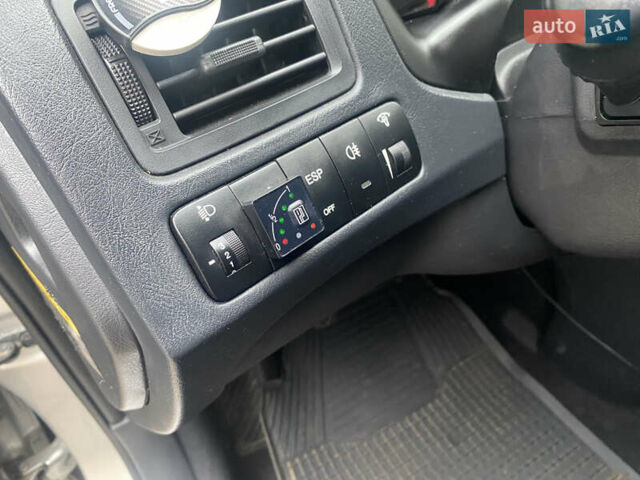 Сірий Хендай Туксон, об'ємом двигуна 1.98 л та пробігом 183 тис. км за 8350 $, фото 12 на Automoto.ua