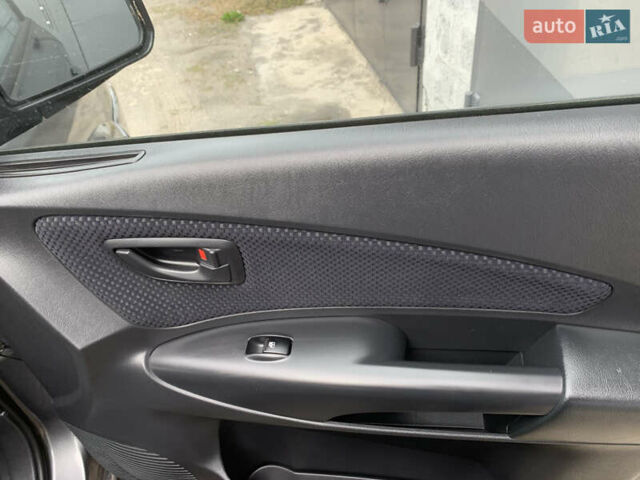 Серый Хендай Туксон, объемом двигателя 1.98 л и пробегом 117 тыс. км за 10350 $, фото 20 на Automoto.ua