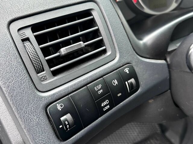 Серый Хендай Туксон, объемом двигателя 2 л и пробегом 150 тыс. км за 9900 $, фото 11 на Automoto.ua