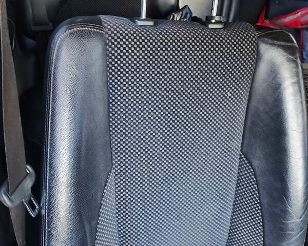 Серый Хендай Туксон, объемом двигателя 2 л и пробегом 255 тыс. км за 9500 $, фото 2 на Automoto.ua