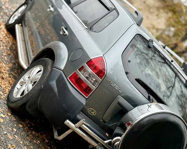 Серый Хендай Туксон, объемом двигателя 2 л и пробегом 92 тыс. км за 10500 $, фото 17 на Automoto.ua