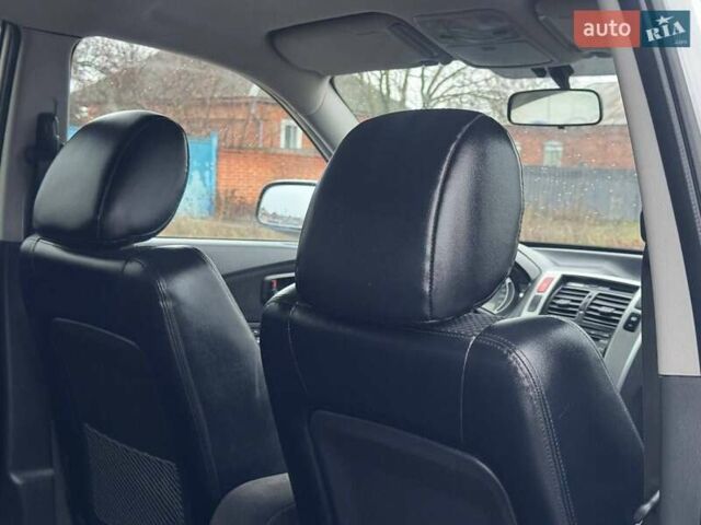 Сірий Хендай Туксон, об'ємом двигуна 1.98 л та пробігом 149 тис. км за 9650 $, фото 16 на Automoto.ua