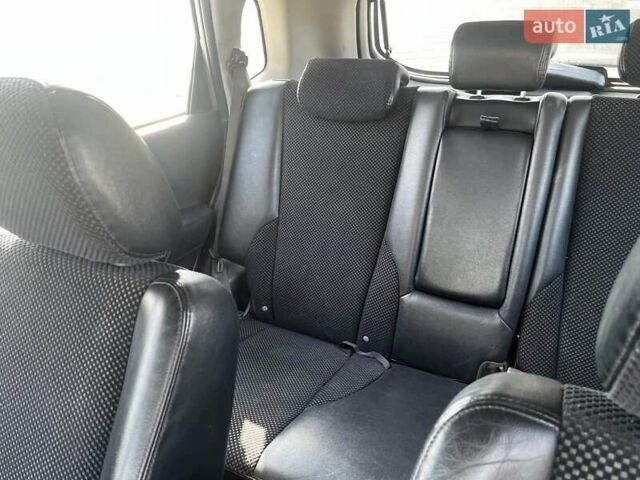 Серый Хендай Туксон, объемом двигателя 1.98 л и пробегом 373 тыс. км за 6800 $, фото 3 на Automoto.ua