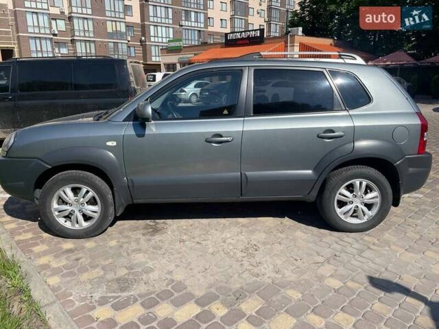 Сірий Хендай Туксон, об'ємом двигуна 1.98 л та пробігом 91 тис. км за 10200 $, фото 1 на Automoto.ua