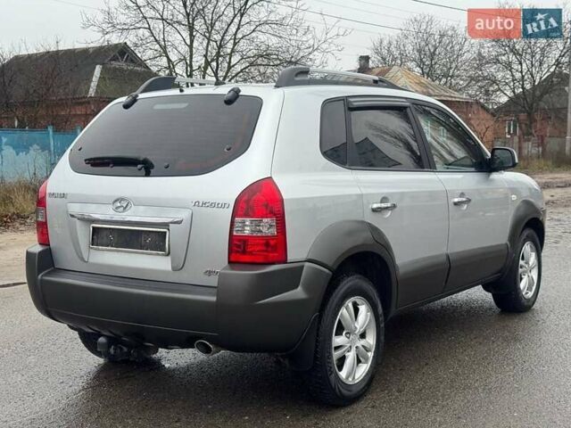 Сірий Хендай Туксон, об'ємом двигуна 1.98 л та пробігом 149 тис. км за 9650 $, фото 27 на Automoto.ua