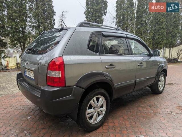 Сірий Хендай Туксон, об'ємом двигуна 1.98 л та пробігом 209 тис. км за 8700 $, фото 3 на Automoto.ua