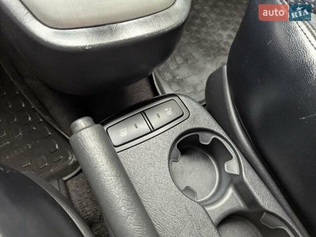 Сірий Хендай Туксон, об'ємом двигуна 1.98 л та пробігом 209 тис. км за 8700 $, фото 26 на Automoto.ua