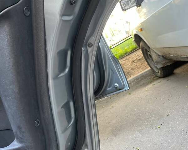 Сірий Хендай Туксон, об'ємом двигуна 1.98 л та пробігом 91 тис. км за 10200 $, фото 16 на Automoto.ua