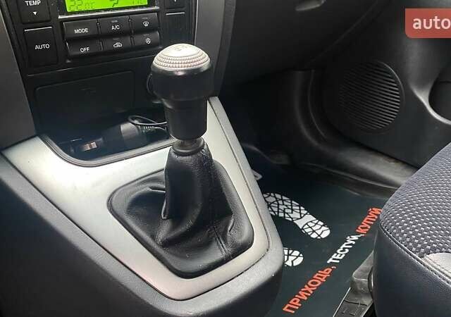 Серый Хендай Туксон, объемом двигателя 1.98 л и пробегом 174 тыс. км за 9500 $, фото 20 на Automoto.ua