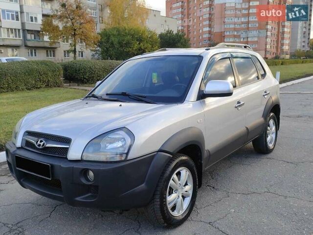 Хендай Туксон 2011 в Сумах на Automoto.ua Серый Хендай Туксон, объемом двигателя 2 л и пробегом 147 тыс. км за 9800 $, фото 2 на Automoto.ua