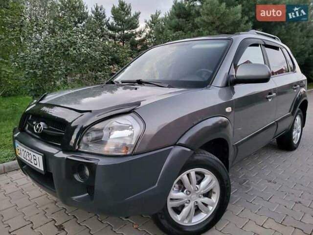 Сірий Хендай Туксон, об'ємом двигуна 2 л та пробігом 139 тис. км за 9888 $, фото 5 на Automoto.ua