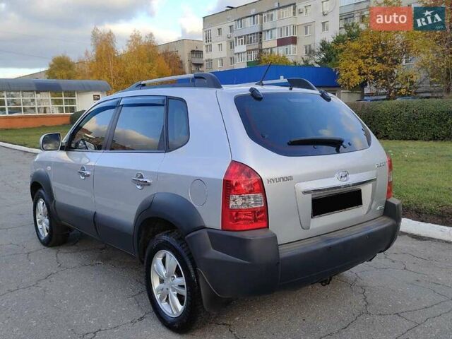 Хендай Туксон 2011 в Сумах на Automoto.ua Серый Хендай Туксон, объемом двигателя 2 л и пробегом 147 тыс. км за 9800 $, фото 3 на Automoto.ua
