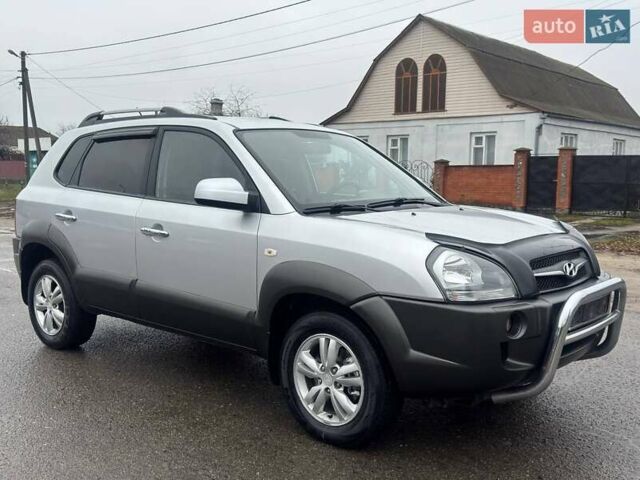 Сірий Хендай Туксон, об'ємом двигуна 1.98 л та пробігом 149 тис. км за 9650 $, фото 23 на Automoto.ua