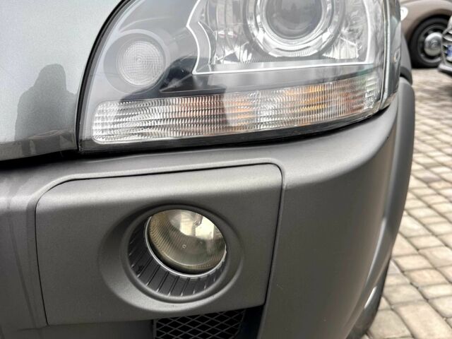 Серый Хендай Туксон, объемом двигателя 2 л и пробегом 150 тыс. км за 9900 $, фото 8 на Automoto.ua