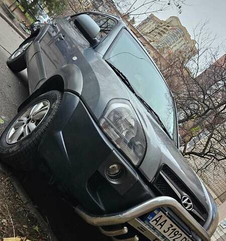 Сірий Хендай Туксон, об'ємом двигуна 1.98 л та пробігом 397 тис. км за 5800 $, фото 13 на Automoto.ua