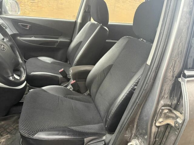 Хендай Туксон 2011 у Запоріжжя на Automoto.ua Сірий Хендай Туксон, об'ємом двигуна 2 л та пробігом 43 тис. км за 8500 $, фото 7 на Automoto.ua