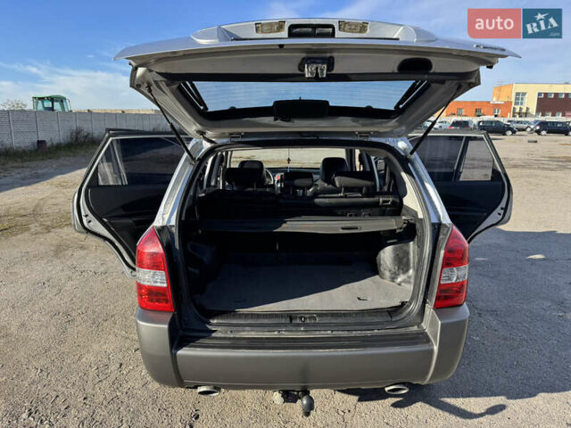 Хендай Туксон 2011 у Вінниці на Automoto.ua Сірий Хендай Туксон, об'ємом двигуна 2 л та пробігом 192 тис. км за 7799 $, фото 13 на Automoto.ua