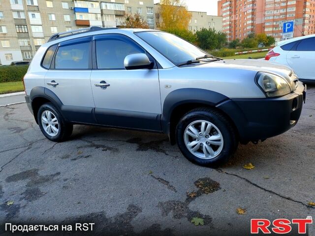Сірий Хендай Туксон, об'ємом двигуна 2 л та пробігом 147 тис. км за 9800 $, фото 1 на Automoto.ua