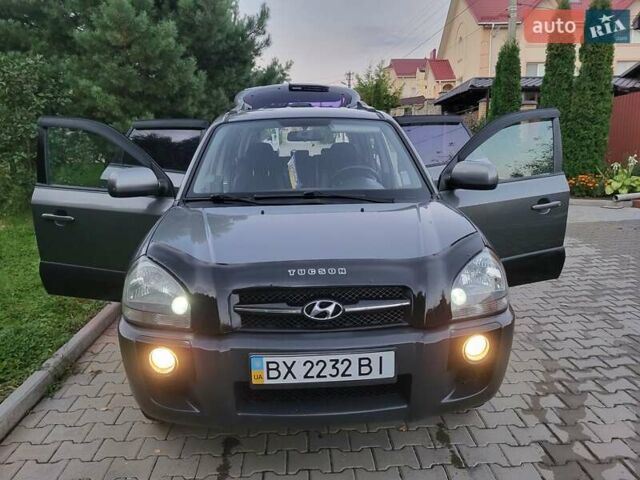 Сірий Хендай Туксон, об'ємом двигуна 2 л та пробігом 139 тис. км за 9888 $, фото 85 на Automoto.ua