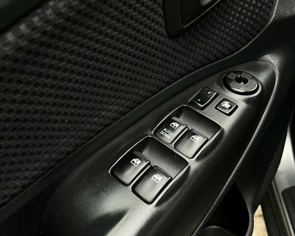 Серый Хендай Туксон, объемом двигателя 1.99 л и пробегом 209 тыс. км за 8200 $, фото 12 на Automoto.ua