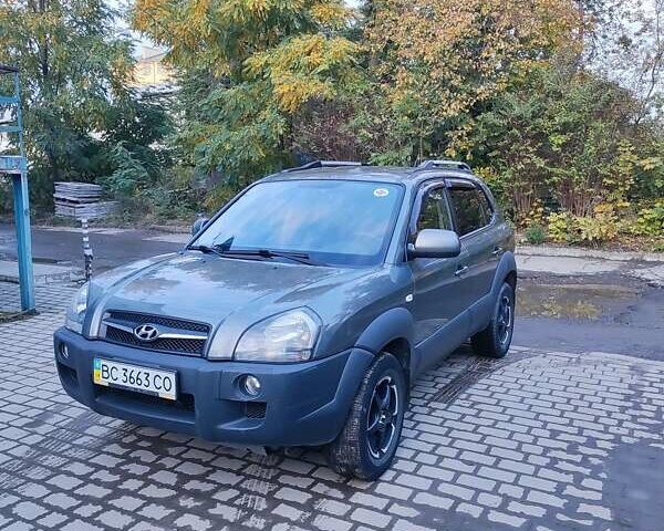 Серый Хендай Туксон, объемом двигателя 2 л и пробегом 255 тыс. км за 9500 $, фото 9 на Automoto.ua