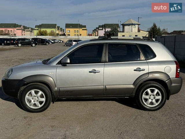 Хендай Туксон 2011 у Вінниці на Automoto.ua Сірий Хендай Туксон, об'ємом двигуна 2 л та пробігом 192 тис. км за 7799 $, фото 4 на Automoto.ua
