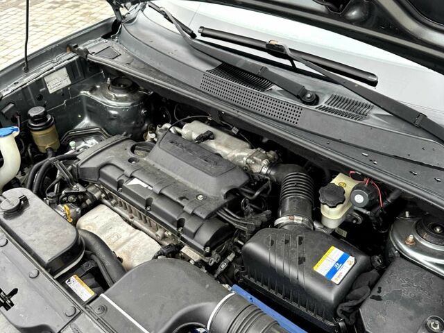 Серый Хендай Туксон, объемом двигателя 2 л и пробегом 150 тыс. км за 9900 $, фото 12 на Automoto.ua