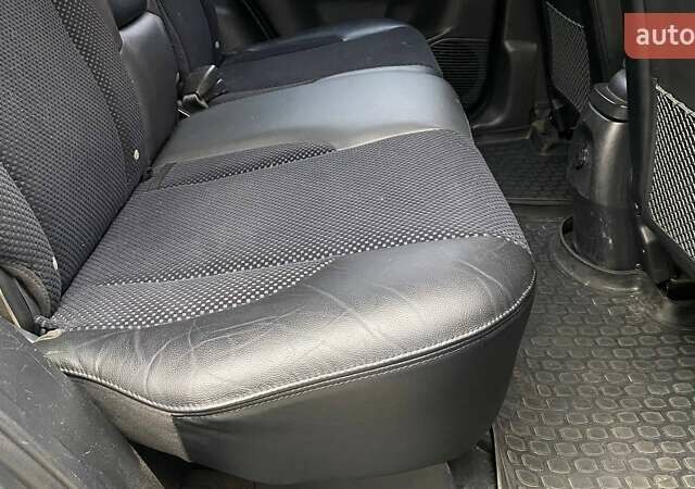 Серый Хендай Туксон, объемом двигателя 1.98 л и пробегом 174 тыс. км за 9500 $, фото 30 на Automoto.ua