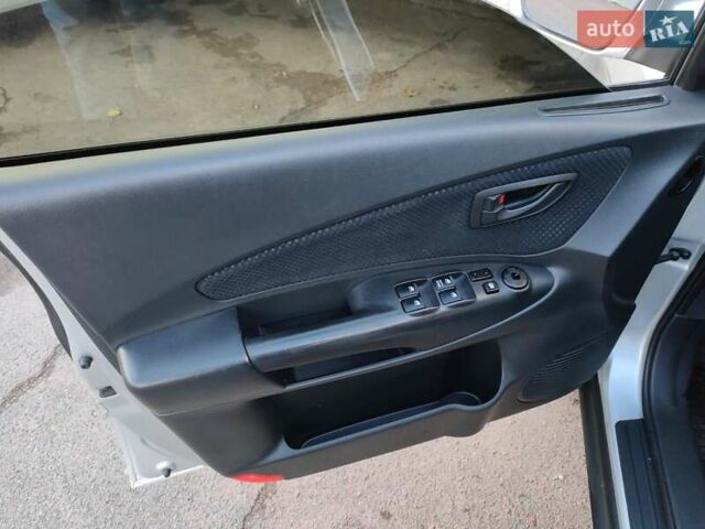 Хендай Туксон 2011 в Сумах на Automoto.ua Серый Хендай Туксон, объемом двигателя 2 л и пробегом 147 тыс. км за 9800 $, фото 9 на Automoto.ua