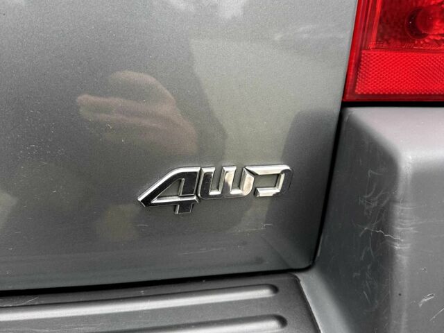 Серый Хендай Туксон, объемом двигателя 2 л и пробегом 150 тыс. км за 9900 $, фото 9 на Automoto.ua