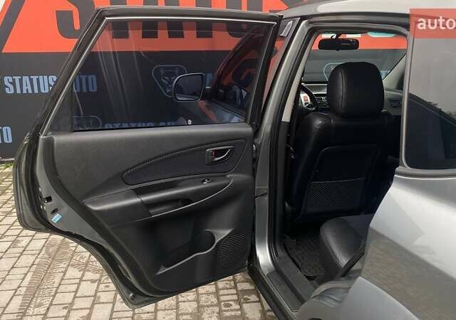 Серый Хендай Туксон, объемом двигателя 1.98 л и пробегом 174 тыс. км за 9500 $, фото 23 на Automoto.ua