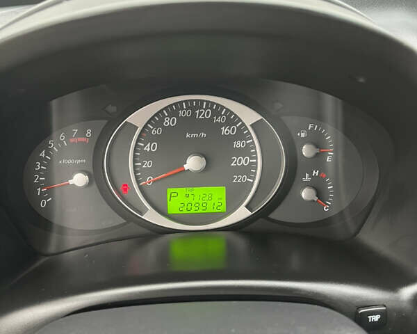 Серый Хендай Туксон, объемом двигателя 1.99 л и пробегом 209 тыс. км за 8200 $, фото 15 на Automoto.ua