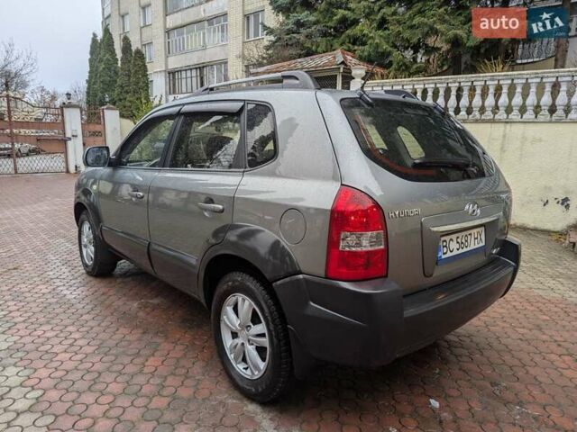 Сірий Хендай Туксон, об'ємом двигуна 1.98 л та пробігом 209 тис. км за 8700 $, фото 9 на Automoto.ua