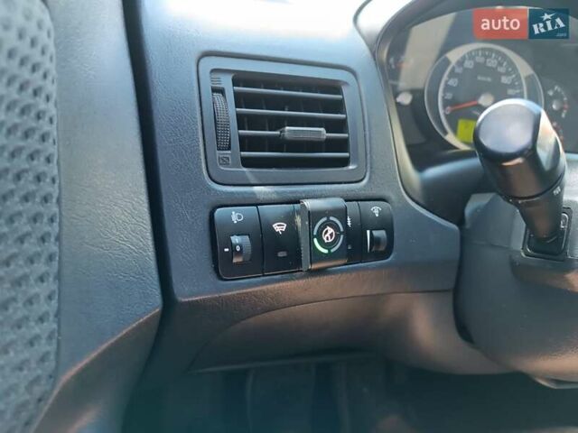 Сірий Хендай Туксон, об'ємом двигуна 2 л та пробігом 159 тис. км за 8800 $, фото 10 на Automoto.ua