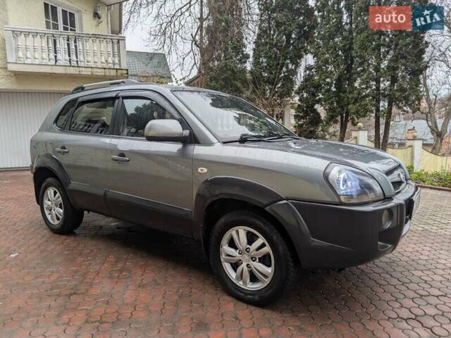 Сірий Хендай Туксон, об'ємом двигуна 1.98 л та пробігом 209 тис. км за 8700 $, фото 8 на Automoto.ua