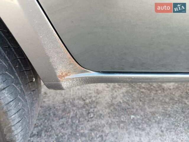 Сірий Хендай Туксон, об'ємом двигуна 2 л та пробігом 159 тис. км за 8800 $, фото 5 на Automoto.ua