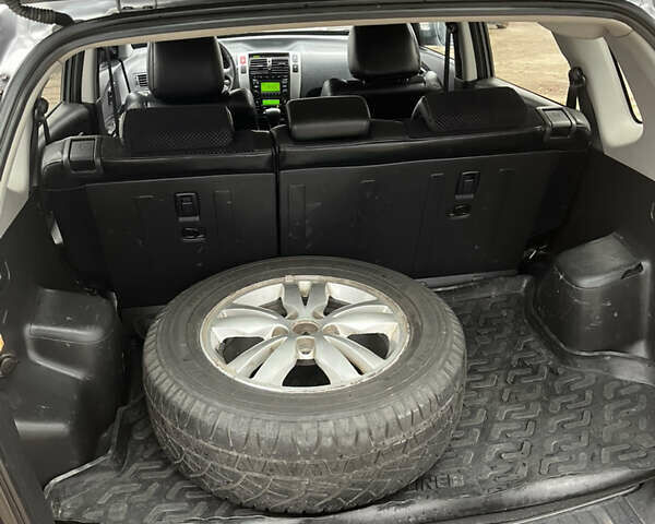 Серый Хендай Туксон, объемом двигателя 1.99 л и пробегом 209 тыс. км за 8200 $, фото 18 на Automoto.ua