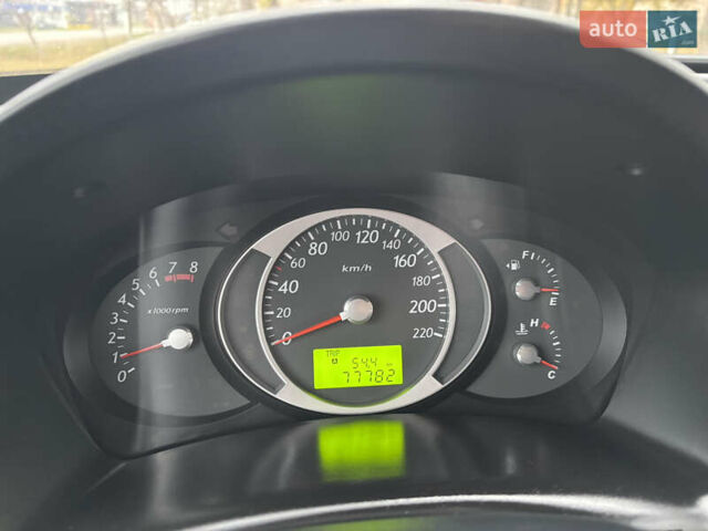 Серый Хендай Туксон, объемом двигателя 1.98 л и пробегом 77 тыс. км за 10500 $, фото 26 на Automoto.ua