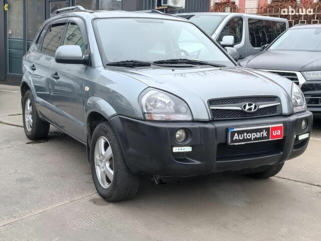 Сірий Хендай Туксон, об'ємом двигуна 2 л та пробігом 148 тис. км за 10390 $, фото 2 на Automoto.ua