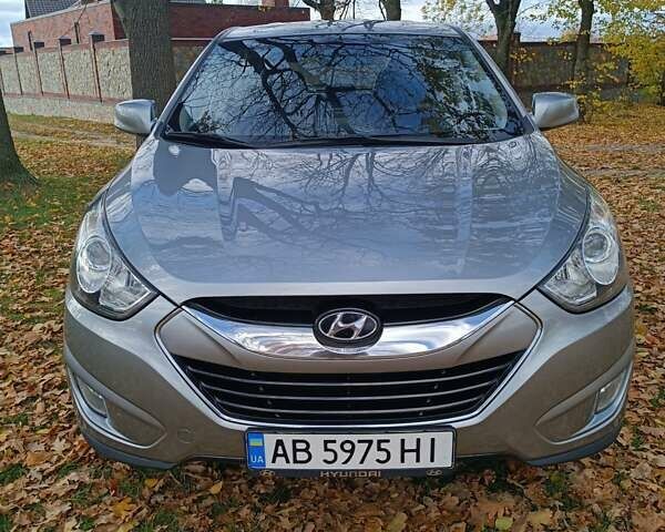 Сірий Хендай Туксон, об'ємом двигуна 2 л та пробігом 183 тис. км за 13900 $, фото 2 на Automoto.ua