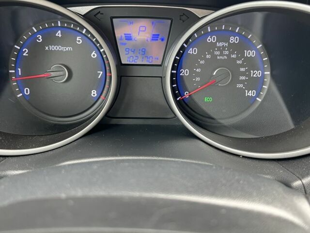 Серый Хендай Туксон, объемом двигателя 2.4 л и пробегом 164 тыс. км за 12500 $, фото 14 на Automoto.ua