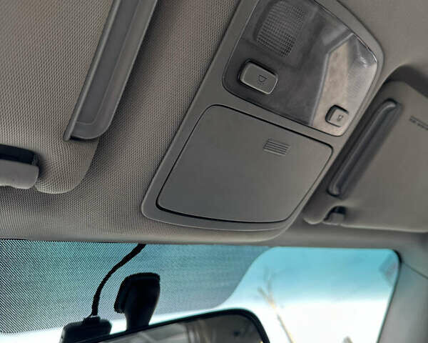 Сірий Хендай Туксон, об'ємом двигуна 1.98 л та пробігом 210 тис. км за 9999 $, фото 33 на Automoto.ua