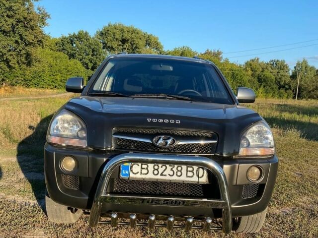 Сірий Хендай Туксон, об'ємом двигуна 2 л та пробігом 256 тис. км за 8900 $, фото 13 на Automoto.ua