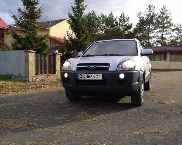 Хендай Туксон 2012 у Львові на Automoto.ua Сірий Хендай Туксон, об'ємом двигуна 2 л та пробігом 155 тис. км за 9000 $, фото 13 на Automoto.ua