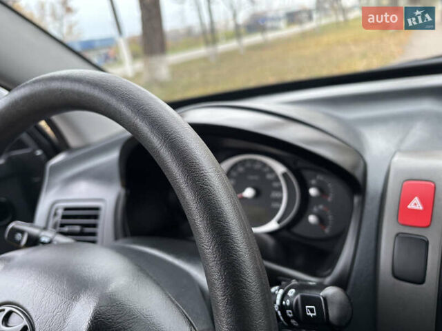 Серый Хендай Туксон, объемом двигателя 1.98 л и пробегом 77 тыс. км за 10500 $, фото 28 на Automoto.ua