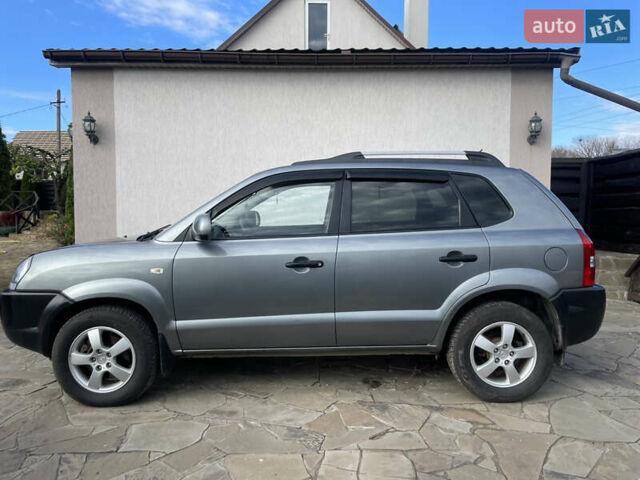Хендай Туксон 2012 у Харкові на Automoto.ua Сірий Хендай Туксон, об'ємом двигуна 2 л та пробігом 148 тис. км за 10200 $, фото 4 на Automoto.ua