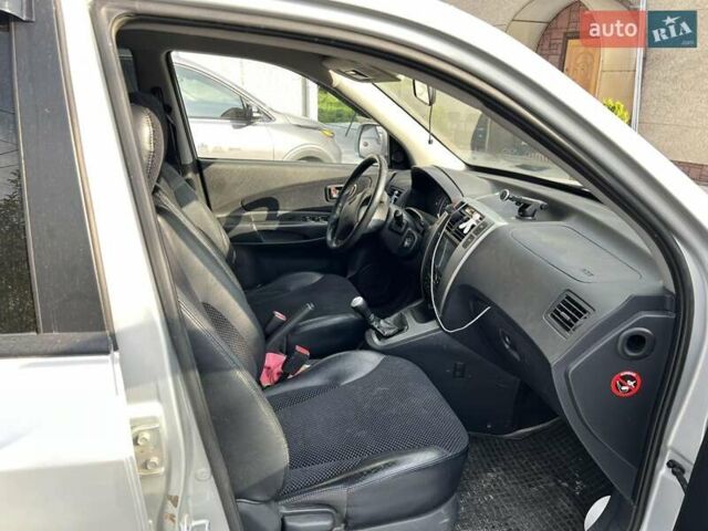 Хендай Туксон 2012 у Львові на Automoto.ua Сірий Хендай Туксон, об'ємом двигуна 2 л та пробігом 155 тис. км за 9000 $, фото 2 на Automoto.ua