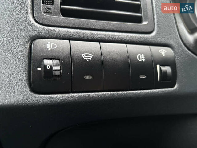 Серый Хендай Туксон, объемом двигателя 1.98 л и пробегом 77 тыс. км за 10500 $, фото 27 на Automoto.ua